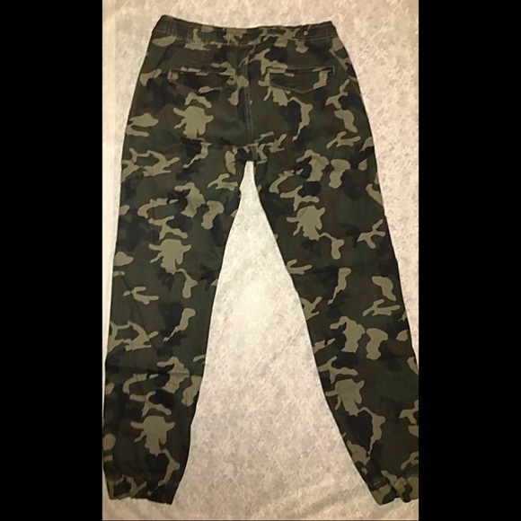 Women’s Camo Pants - Picture 6 of 15